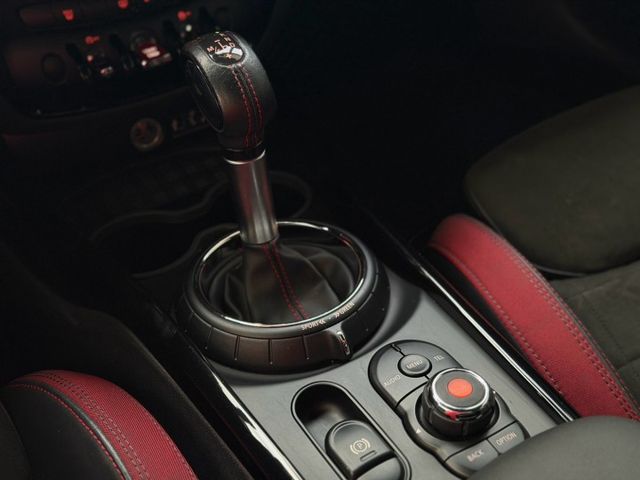 2016 Mini Clubman Cooper S 一手車 里程僅跑九萬六 選配 JCW 套件  第12張相片