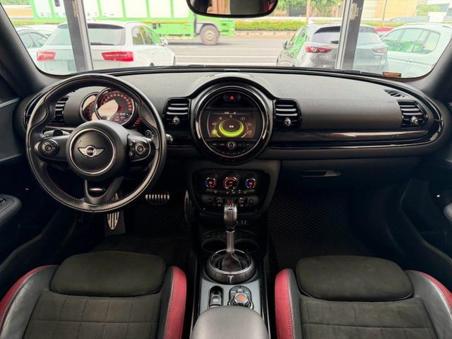 2016 Mini Clubman Cooper S 一手車 里程僅跑九萬六 選配 JCW 套件  第13張相片