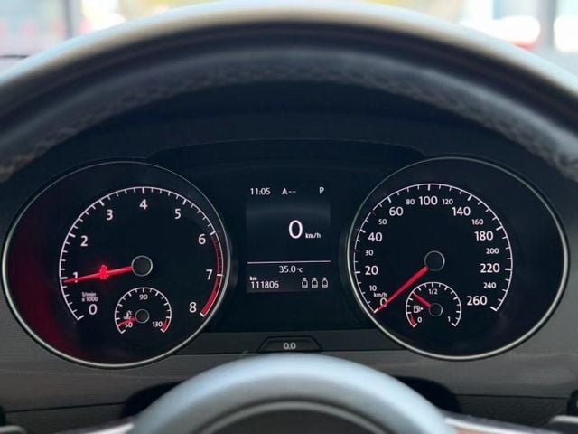 17 年式 Volkswagen Golf Sportsvan 280 TSI R-Line 原廠保養 里程僅跑十一萬  第8張相片