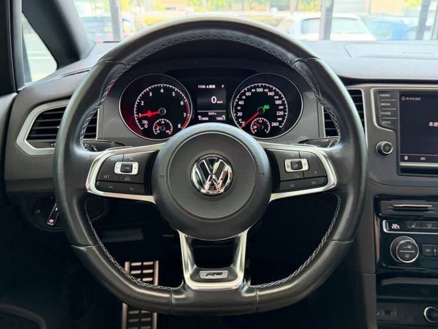 17 年式 Volkswagen Golf Sportsvan 280 TSI R-Line 原廠保養 里程僅跑十一萬  第9張相片