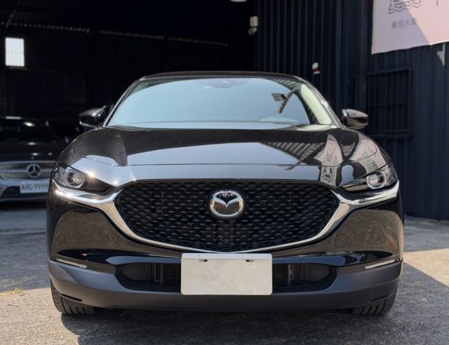 2022 Mazda CX-30 20S Carbon Edition 一手車 超低里程僅跑三萬五  第2張相片