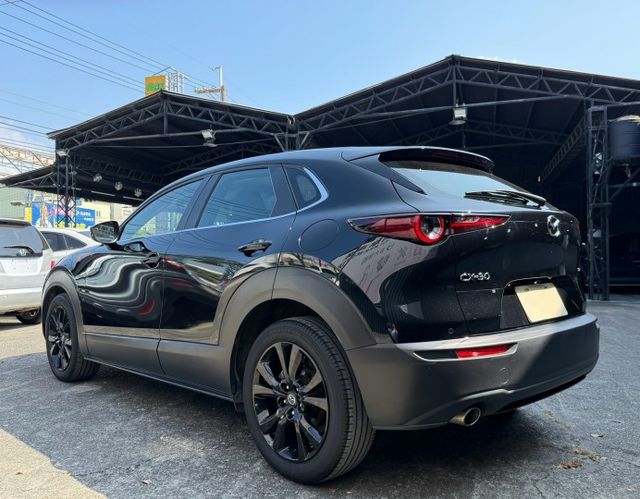 2022 Mazda CX-30 20S Carbon Edition 一手車 超低里程僅跑三萬五  第15張相片