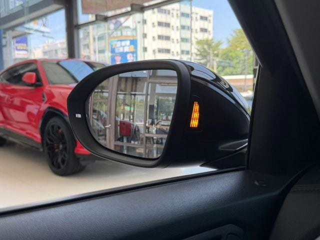 2022/23 T-ROC 280 TSI Style Design  一手車 原廠保養 里程僅跑九萬二  第6張相片