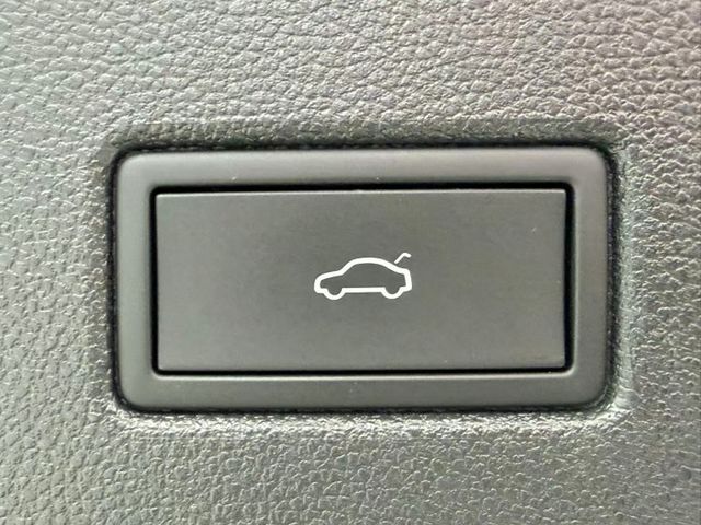 2022/23 T-ROC 280 TSI Style Design  一手車 原廠保養 里程僅跑九萬二  第18張相片