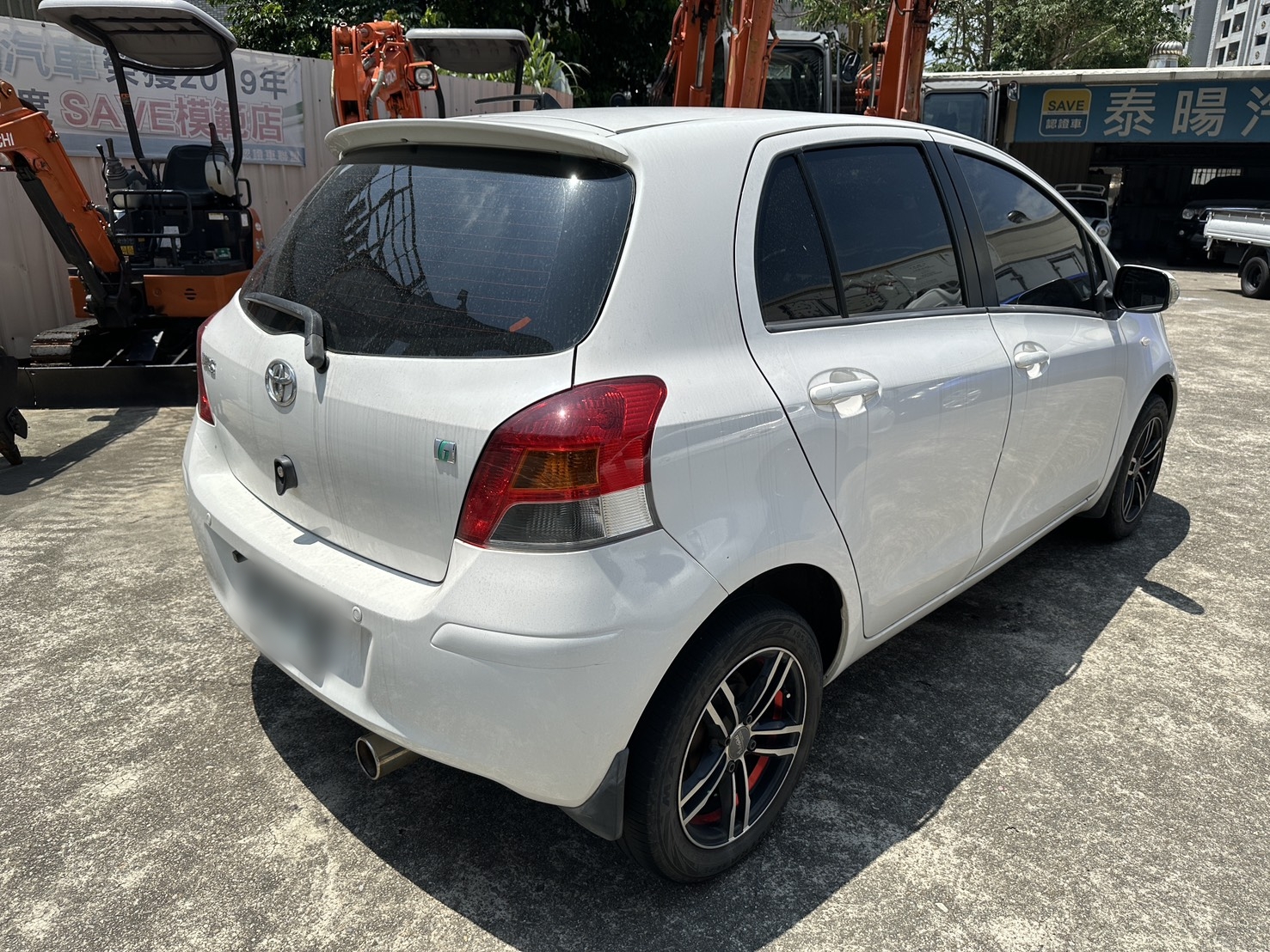 2012 Toyota 豐田 Yaris 小鴨 1.5 G版 #僅跑12萬 #原鈑件 #省油省稅 #維修保養便宜 請直接來電 ☎ : 0980-558-999 (訊息回覆較慢)  第2張相片