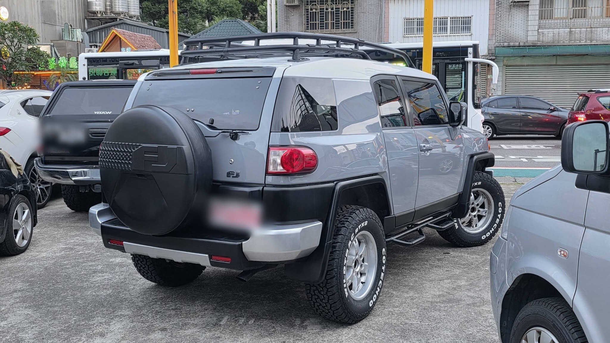 2007 TOYOTA FJ Cruiser 4x4越野車 #4.0L V6 自然進氣 #原鈑件 #安卓機 #行車紀錄器 #倒車雷達 #倒車顯影 請直接來電 ☎ : 0９80-558-999 (訊息回覆較慢)  第2張相片