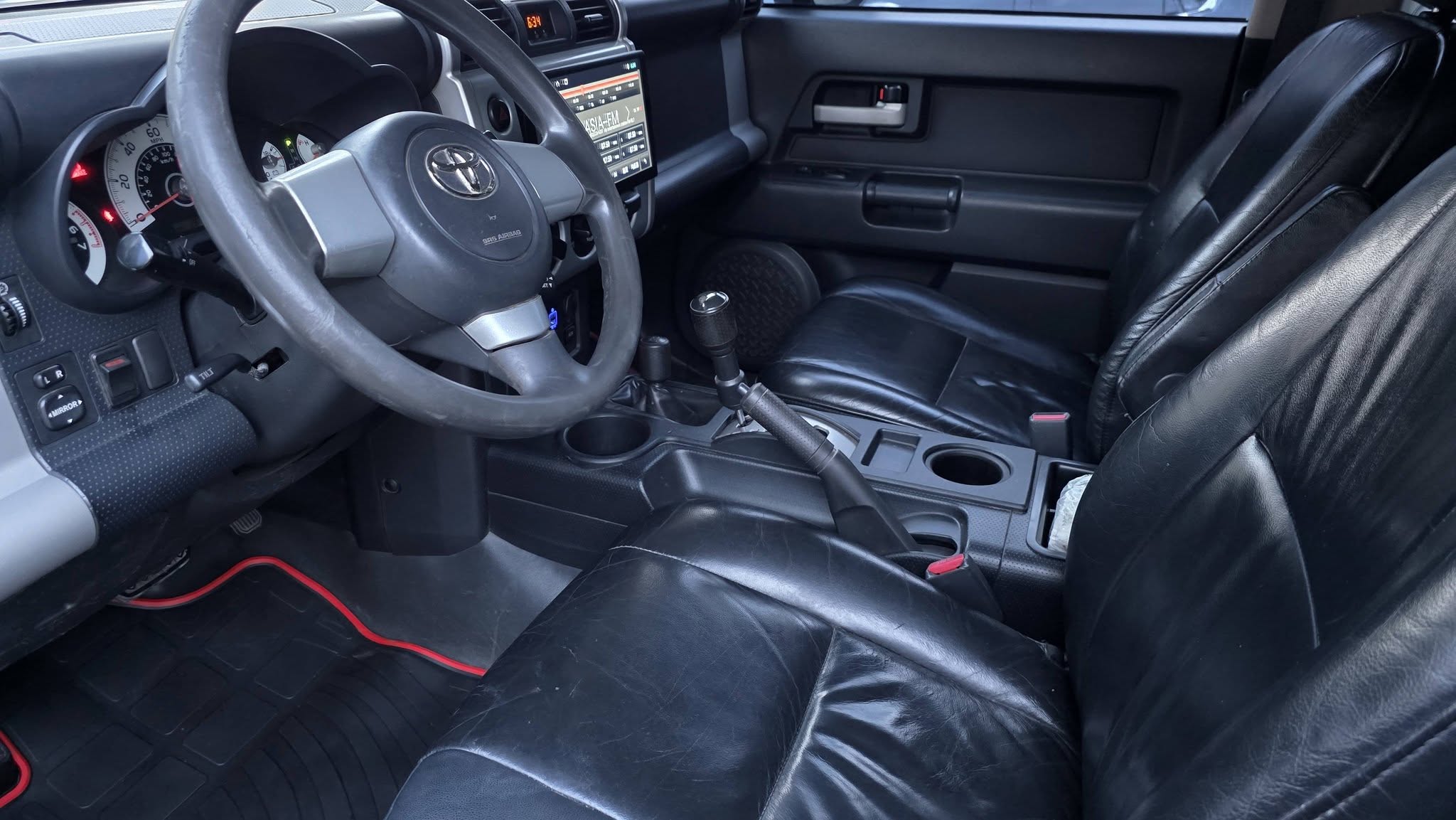 2007 TOYOTA FJ Cruiser 4x4越野車 #4.0L V6 自然進氣 #原鈑件 #安卓機 #行車紀錄器 #倒車雷達 #倒車顯影 請直接來電 ☎ : 0９80-558-999 (訊息回覆較慢)  第3張相片