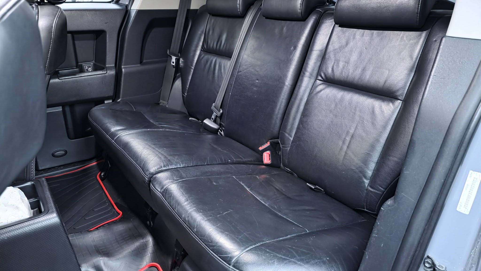2007 TOYOTA FJ Cruiser 4x4越野車 #4.0L V6 自然進氣 #原鈑件 #安卓機 #行車紀錄器 #倒車雷達 #倒車顯影 請直接來電 ☎ : 0９80-558-999 (訊息回覆較慢)  第5張相片