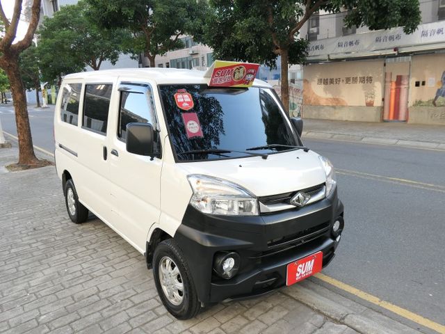 5人座，中央空調，原廠保養，品質第一，SUM+YES雙認證，最高2年/5萬全台保固，車況超好，可以全額貸款唷~  第2張相片