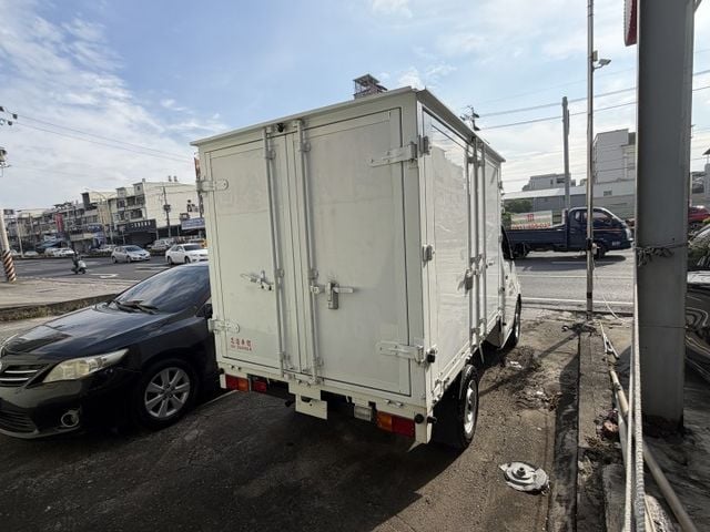 湯A士 僅跑1.7萬 （原廠保固中）可認證 原版件廂子不要可拆0906-000866鍾先生  第4張相片