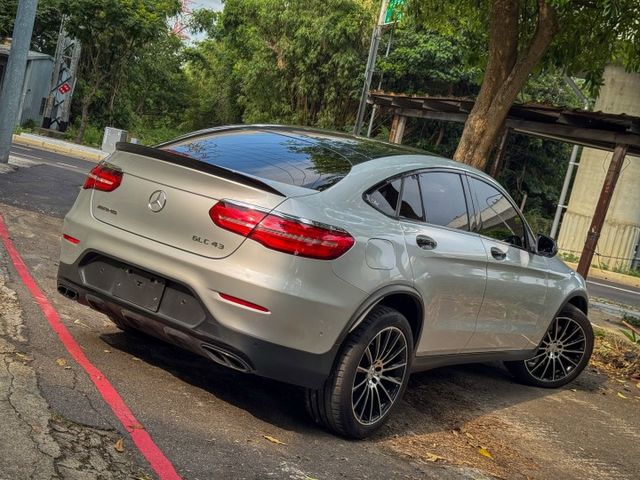 你要的43 現在120萬左右開走 2018 GLC43 Coupe AMG 4MATIC  第3張相片