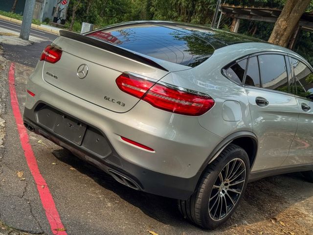 你要的43 現在120萬左右開走 2018 GLC43 Coupe AMG 4MATIC  第4張相片