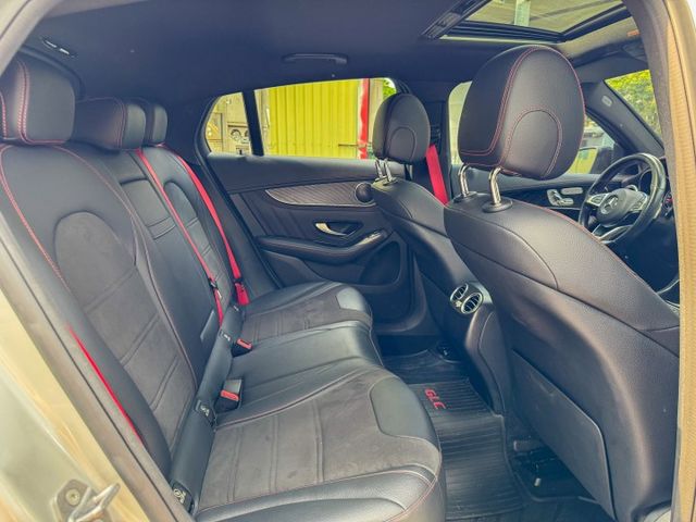 你要的43 現在120萬左右開走 2018 GLC43 Coupe AMG 4MATIC  第8張相片