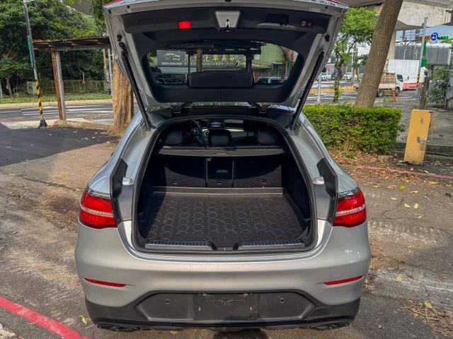 你要的43 現在120萬左右開走 2018 GLC43 Coupe AMG 4MATIC  第9張相片