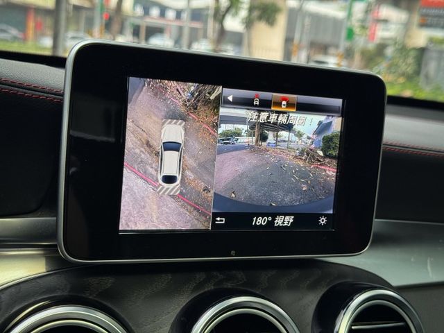 你要的43 現在120萬左右開走 2018 GLC43 Coupe AMG 4MATIC  第10張相片