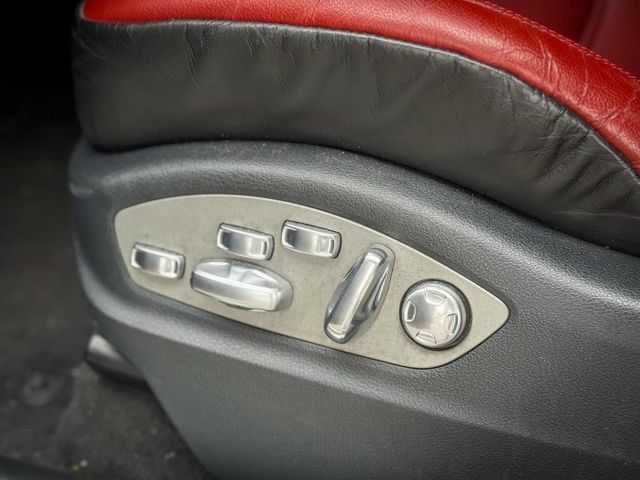 配備很滿 跑計 電懸 氣壓 跑排 18項 新車不含選配400多萬 2015 Macan Turbo  第6張相片