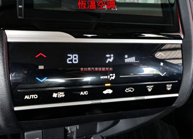 S版✓18年式11月出廠領牌✓一手只跑3.8萬✓里程保證✓iKEY✓定速✓恆溫✓倒車顯影✓可全貸✓不用殺價就很便宜✓  第18張相片