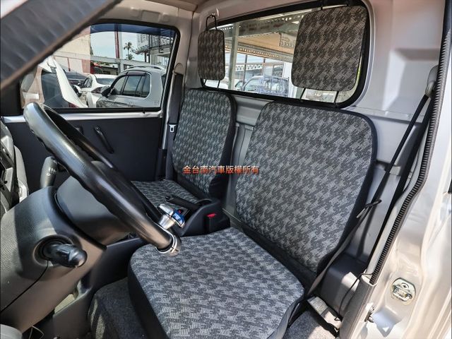 帆布三面開✓附全額發票✓一手只跑9.7萬✓車況超好✓里程保證✓事業打拼好幫手✓可全貸✓  第9張相片