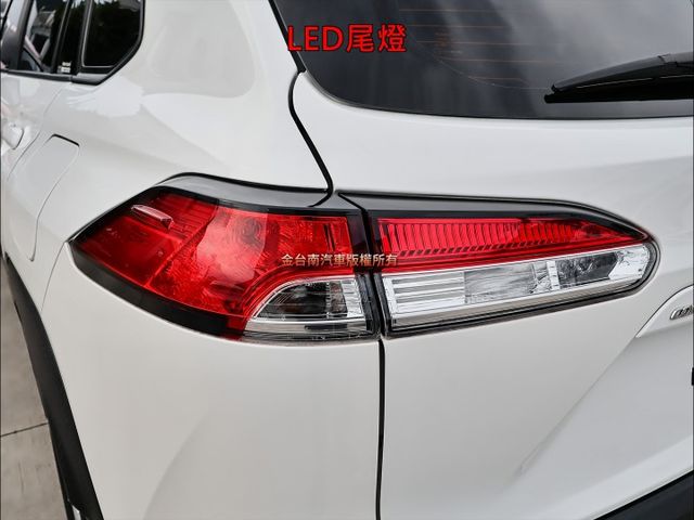 豪華影音特仕版✓全車原鈑件✓原廠保固中✓NAVI✓車載系統✓LV2✓抬頭顯示器✓恆溫✓iKEY✓可全貸✓  第6張相片