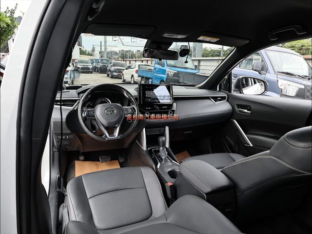 豪華影音特仕版✓全車原鈑件✓原廠保固中✓NAVI✓車載系統✓LV2✓抬頭顯示器✓恆溫✓iKEY✓可全貸✓  第11張相片