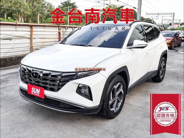 GLT-B✓一手只跑2.8萬✓原鈑件✓全景天窗✓電動尾門✓電動座椅✓LV2✓盲點✓車載系統✓可全貸✓不用殺價就很便宜✓  第1張相片