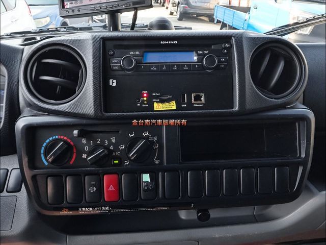 11.5呎✓廂式✓一手車✓全車原鈑件✓內長350✓內寬190✓內高158✓附全額發票✓可全貸✓事業打拼好幫手✓  第14張相片