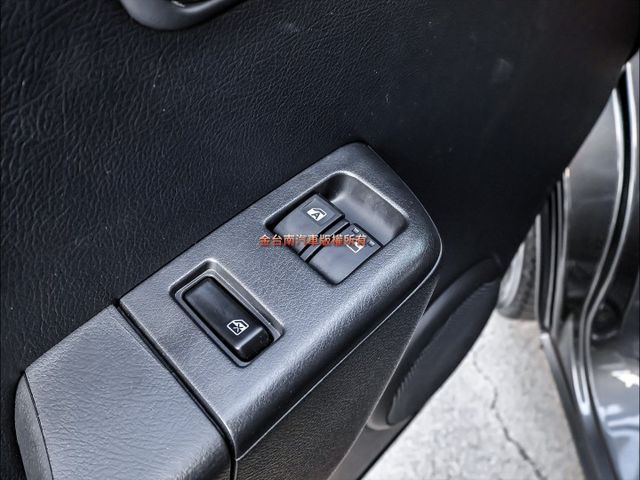 手排✓廂式✓一手只跑7千✓使用不到一年✓TCS✓ABS✓雙安✓附全額發票✓可全貸✓事業打拼好幫手✓  第12張相片