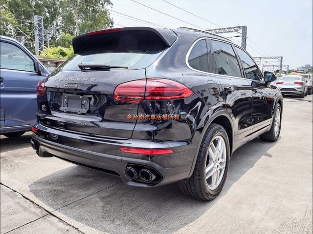 4WD✓一年只跑1.5萬✓車況優✓天窗✓電動尾門✓記憶椅✓定速✓影音系統✓分區恆溫✓快撥✓可全貸✓不用殺價就很便宜✓  第3張相片