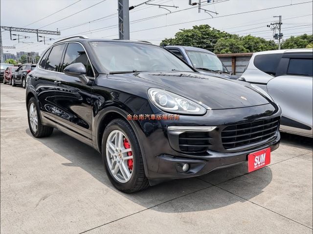 4WD✓一年只跑1.5萬✓車況優✓天窗✓電動尾門✓記憶椅✓定速✓影音系統✓分區恆溫✓快撥✓可全貸✓不用殺價就很便宜✓  第4張相片
