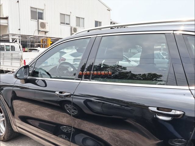 4WD✓一年只跑1.5萬✓車況優✓天窗✓電動尾門✓記憶椅✓定速✓影音系統✓分區恆溫✓快撥✓可全貸✓不用殺價就很便宜✓  第6張相片