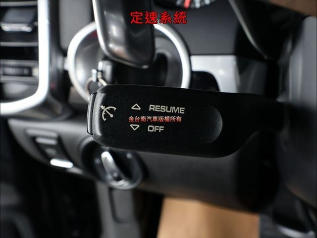 4WD✓一年只跑1.5萬✓車況優✓天窗✓電動尾門✓記憶椅✓定速✓影音系統✓分區恆溫✓快撥✓可全貸✓不用殺價就很便宜✓  第15張相片