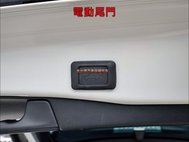 油電旗艦特仕版✓只跑1.2萬✓全車原板件✓使用不到一年✓記憶椅✓環景✓電動尾門✓LV2✓可全貸✓不用殺價就很便宜✓  第20張相片