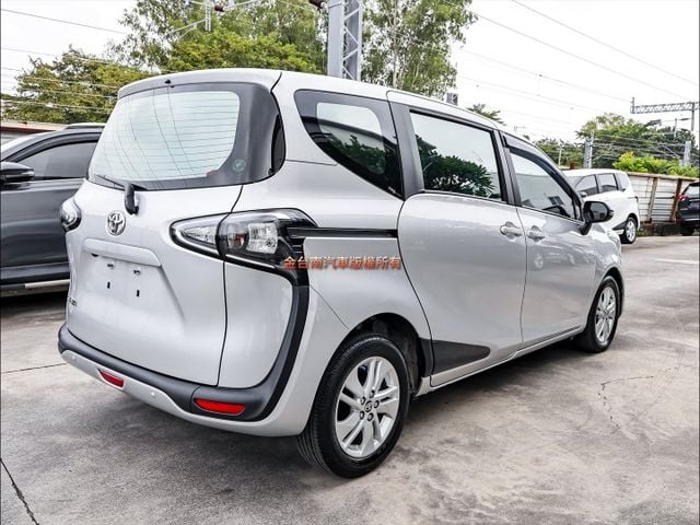 豪華版✓車道偏離✓自動煞車✓倒車顯影✓TCS✓全車八安✓一手車✓全車原鈑件✓車況超好✓可全貸✓不用殺價就很便宜✓  第4張相片