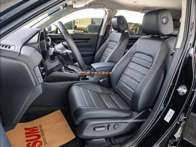 S版✓只跑1.8萬✓里程保證✓車況超好✓雙電動椅✓電動尾門✓原廠NAVI✓車載系統✓LV2✓可全貸✓不用殺價就很便宜✓  第8張相片