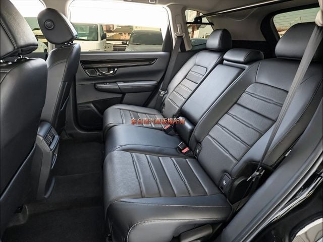 S版✓只跑1.8萬✓里程保證✓車況超好✓雙電動椅✓電動尾門✓原廠NAVI✓車載系統✓LV2✓可全貸✓不用殺價就很便宜✓  第9張相片