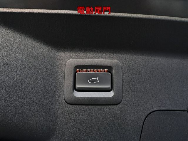 旗艦進化型✓4WD✓一年只跑1.5萬✓原鈑件✓天窗✓BOSE音響✓記憶椅✓環景✓LV2✓車載系統✓雙通風椅✓可全貸✓  第18張相片