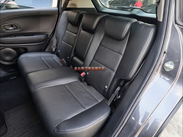 21年式✓S版✓一手只跑1.3萬✓車況優✓原廠保養✓定速✓TCS✓iKEY✓原廠NAVI✓八安✓可全貸✓不用殺價就很便宜  第9張相片