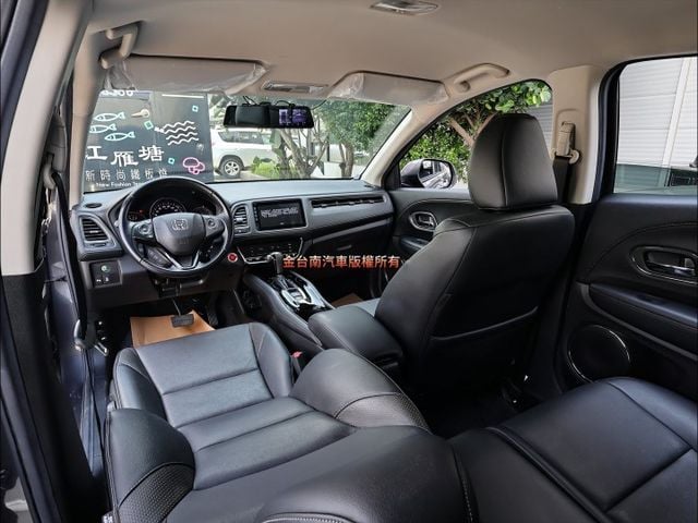 21年式✓S版✓一手只跑1.3萬✓車況優✓原廠保養✓定速✓TCS✓iKEY✓原廠NAVI✓八安✓可全貸✓不用殺價就很便宜  第10張相片