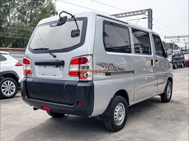 廂式✓一手只跑2.5萬✓全車原鈑件✓電動窗✓音響主機✓附全額發票✓里程保證✓可全貸✓事業打拼好幫手!  第4張相片