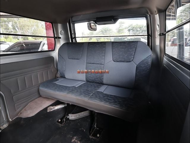 廂式✓一手只跑2.5萬✓全車原鈑件✓電動窗✓音響主機✓附全額發票✓里程保證✓可全貸✓事業打拼好幫手!  第10張相片