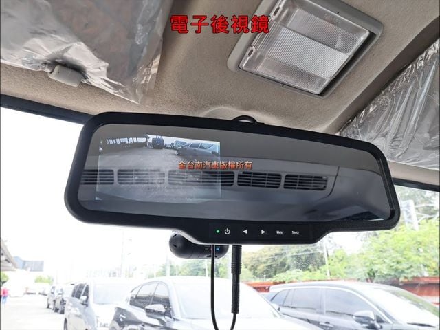 廂式✓一手只跑2.5萬✓全車原鈑件✓電動窗✓音響主機✓附全額發票✓里程保證✓可全貸✓事業打拼好幫手!  第16張相片
