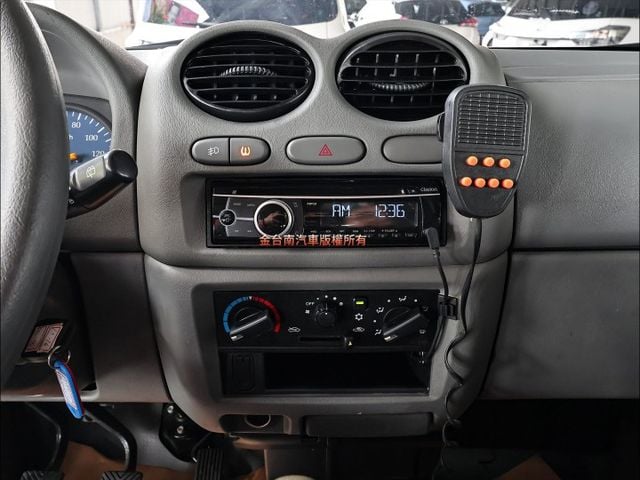 廂式✓一手只跑2.5萬✓全車原鈑件✓電動窗✓音響主機✓附全額發票✓里程保證✓可全貸✓事業打拼好幫手!  第17張相片