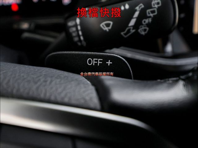 23年式23年領牌✓一手車✓只跑4.2萬✓原廠保養✓全車原板件✓ACC✓AEB✓無線CARPLAY✓倒車顯影✓可全貸✓  第13張相片