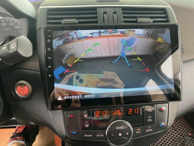 影片賞車✦Tiida J 市場稀有 里程僅跑5萬 全車原鈑件 升級大螢幕安卓.電子後視鏡～盲點.免鑰匙.定速  第15張相片