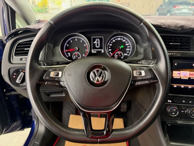影片賞車✦Golf 1.4 TSI 里程僅跑13萬 全車原鈑件  ACC跟車.煞停.免鑰匙.雙區恆溫.Car Play  第11張相片