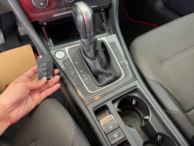 影片賞車✦Golf 1.4 TSI 里程僅跑13萬 全車原鈑件  ACC跟車.煞停.免鑰匙.雙區恆溫.Car Play  第17張相片