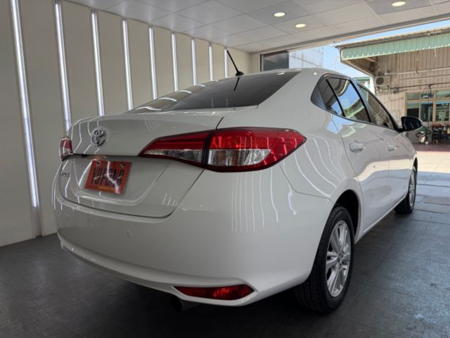 影片賞車✦VIOS 里程跑11萬 全車原鈑件 升級原廠精裝影音 導航.Car Play.倒車影像.抬頭顯示幕.行車記錄器  第3張相片