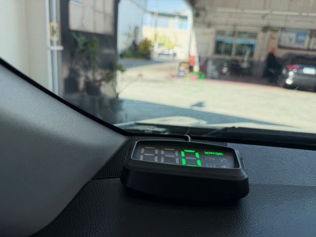 影片賞車✦VIOS 里程跑11萬 全車原鈑件 升級原廠精裝影音 導航.Car Play.倒車影像.抬頭顯示幕.行車記錄器  第16張相片