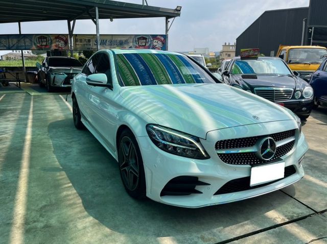2018年✅賓士 C300✅天窗✅雙前座電動座椅✅定速✅LED頭燈✅僅跑2萬✅董娘座駕✅可全貸✅✅免保人  第9張相片