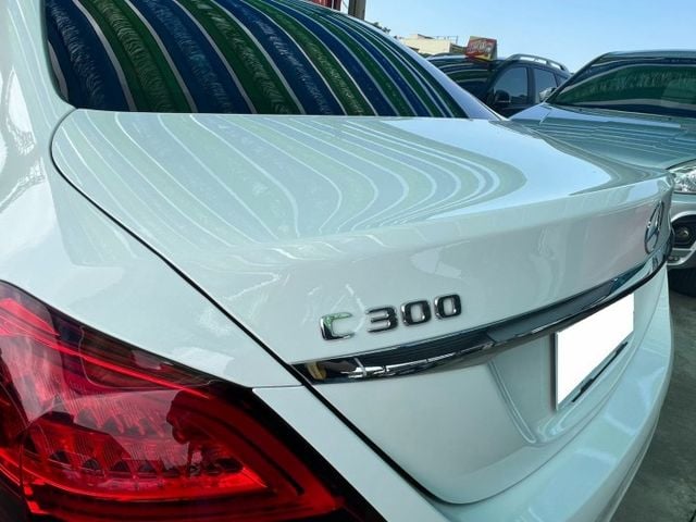 2018年✅賓士 C300✅天窗✅雙前座電動座椅✅定速✅LED頭燈✅僅跑2萬✅董娘座駕✅可全貸✅✅免保人  第12張相片